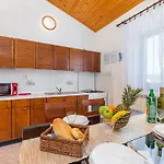 Rita Apartment *