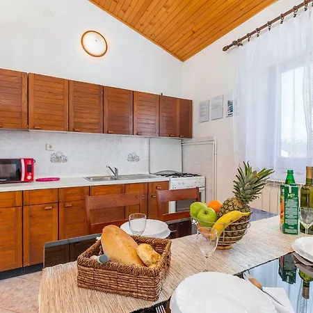 Rita Apartment *
